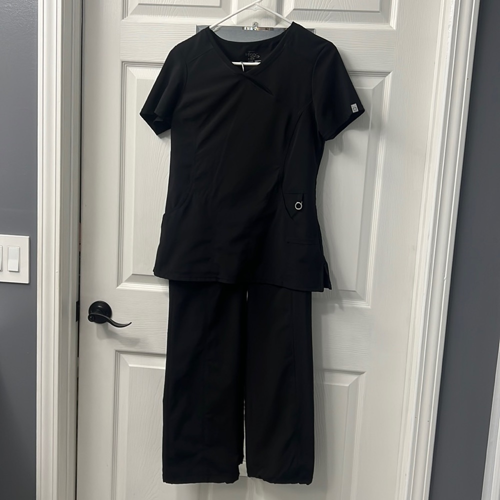 Cherokee Infinity Scrub Set